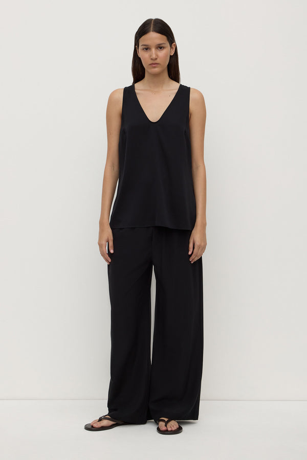 Amaris_Silk_Tank_Black_2379