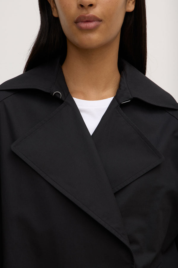 Arden_Short_Mac_Jacket_Black_0544