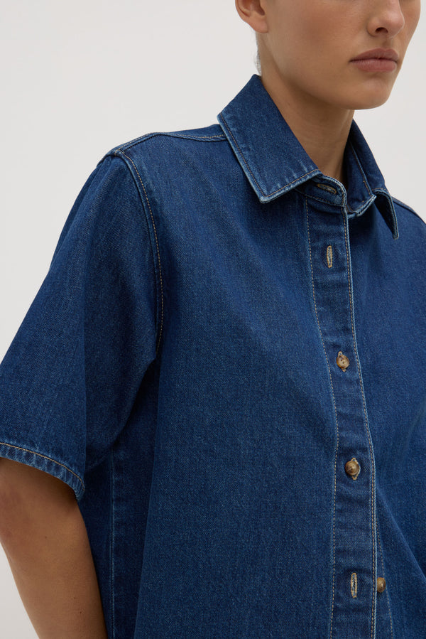 Boxy_Denim_Short_Sleeve_Shirt_Heritage_Blue_1725jpeg