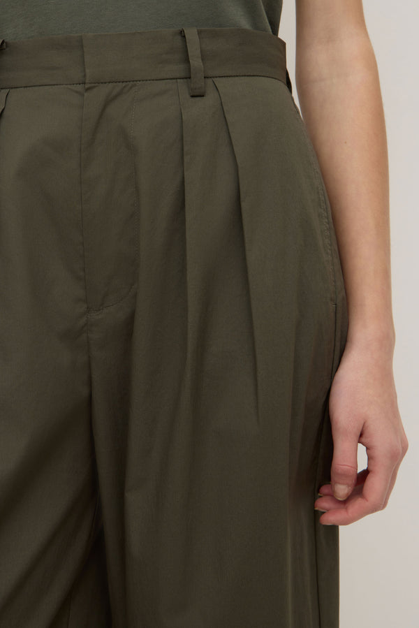 Geno_Poplin_Pant_Moss_0487