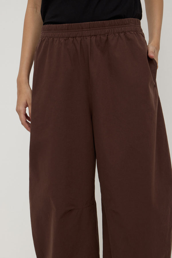 Lola_Barrel_Pant_Ganache_1556