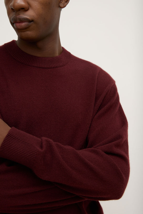 Mens_Cashmere_Crew_Neck_Knit_Burgundy_0890jpeg