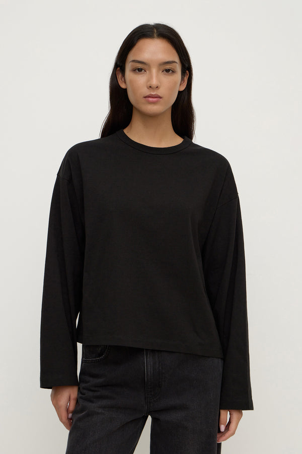 Nikita_Wide_Sleeve_Tee_Black_0971