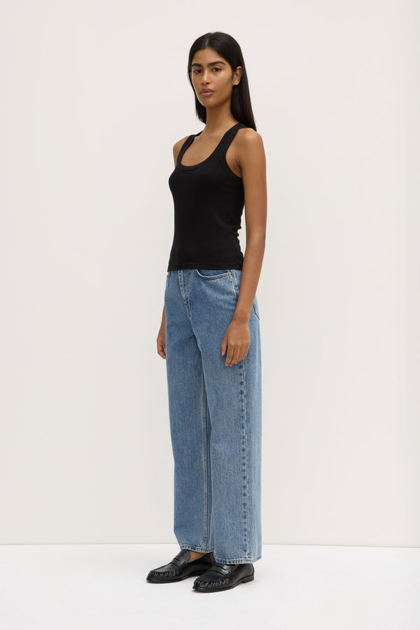 Robyn_Scoop_Neck_Rib_Tank_Black_0400