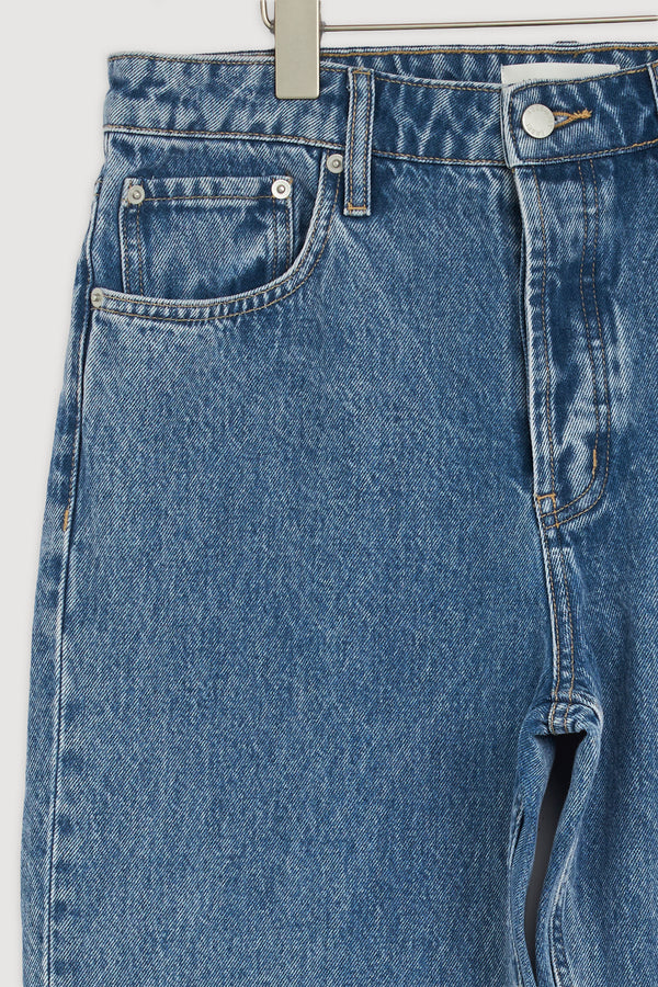 Re-Worn Straight Jean