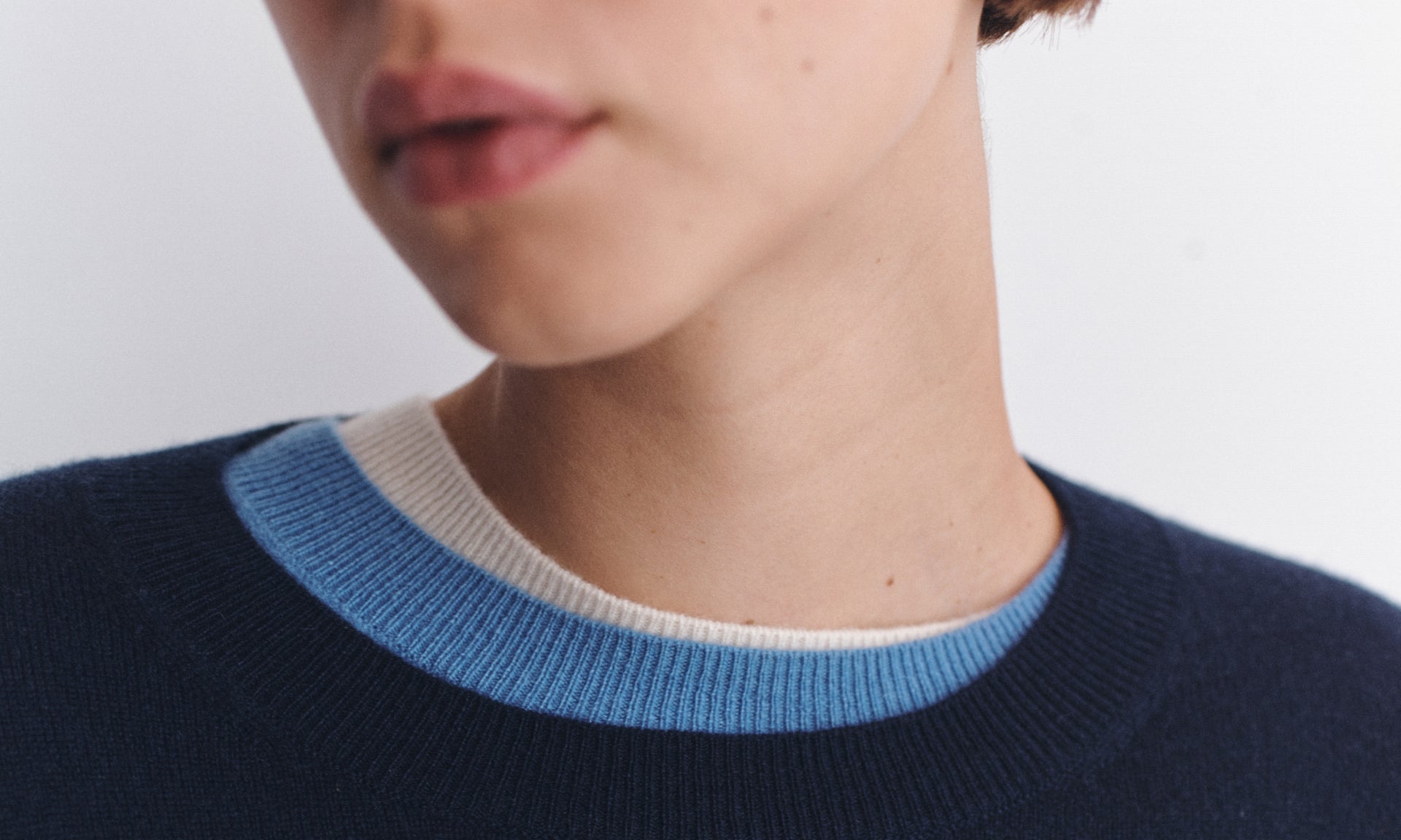 CashmereCashmere, highly regarded for its luxurious feel, offers numerous practical benefits that make it a wardrobe essential. From its thermo-regulating properties, supreme comfort and superior quality, discover why cashmere is a deserving wardrobe investment.