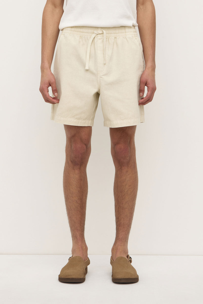 Mens Everyday Twill Short Limestone | Assembly Label