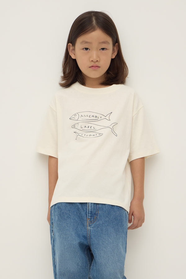 Kids_Studios_Tee_Pebble_True_Navy_0058