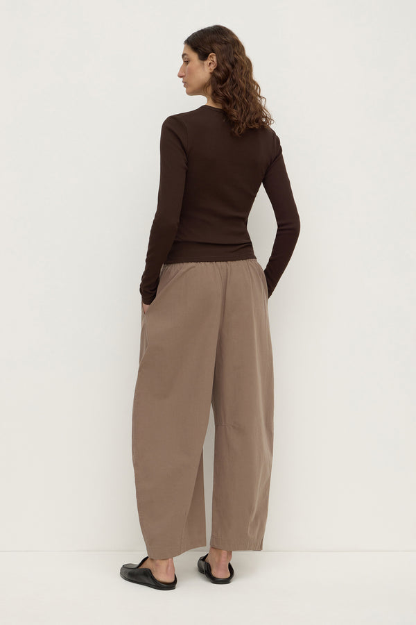 Lola_Barrel_Pant_Dark_Sand_1978