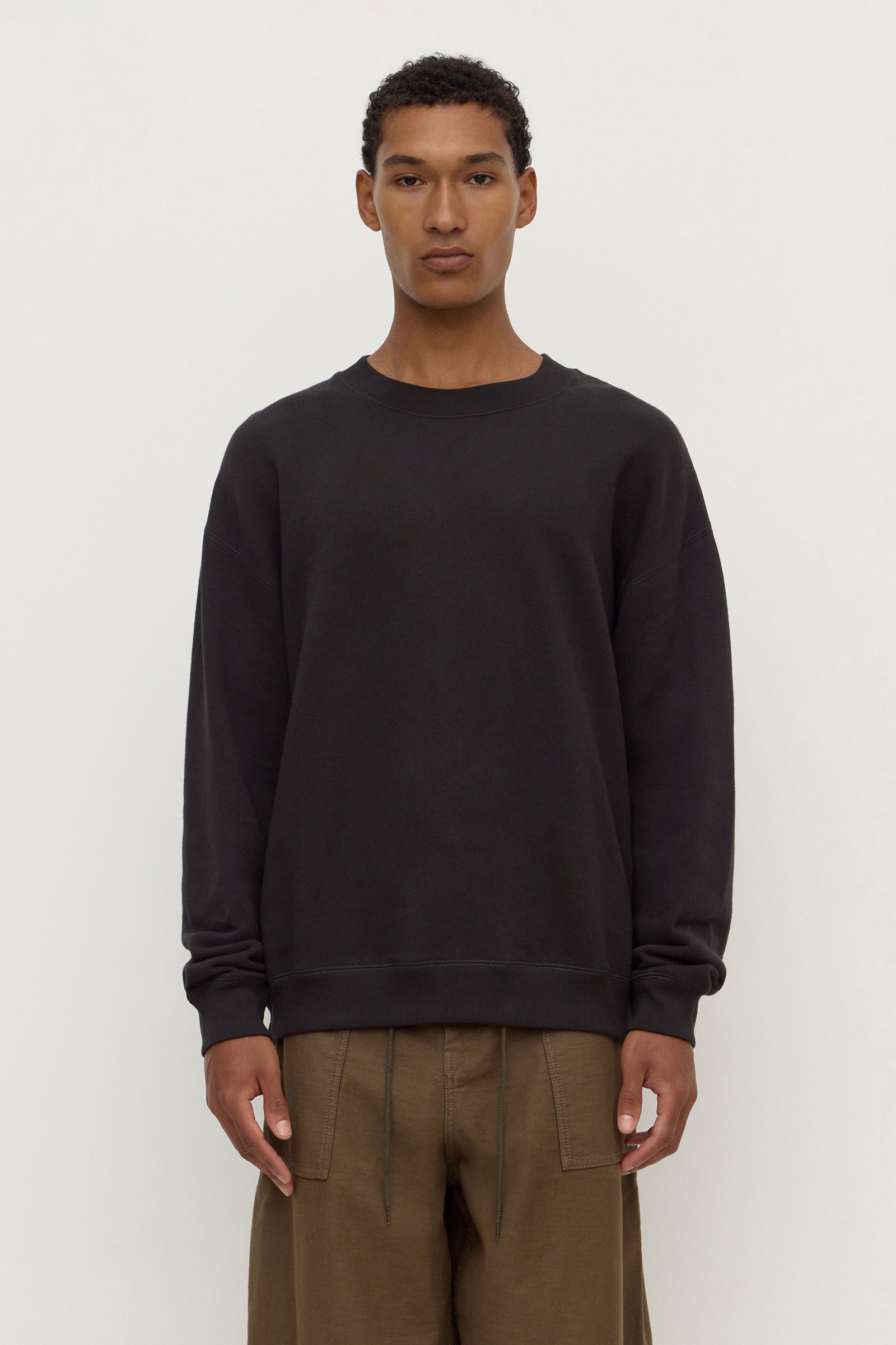 Mens Newport Fleece Sweat Washed Black | Assembly Label